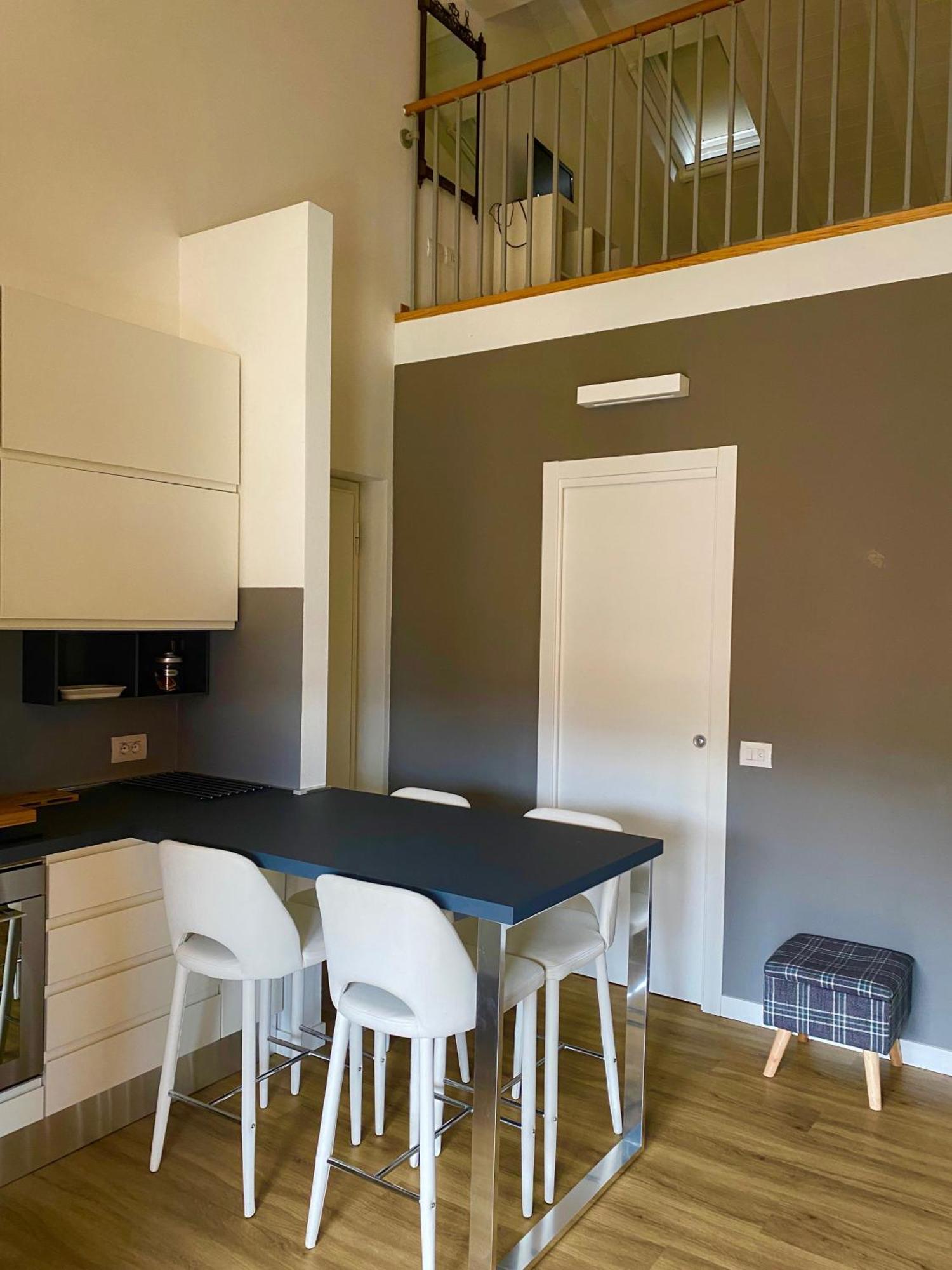 קוליקו Modern Apartment With Terrace And Mezzanine Floor מראה חיצוני תמונה